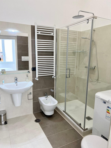 Bathroom 3, Duomo Deluxe Apartments and Rooms, Napoli