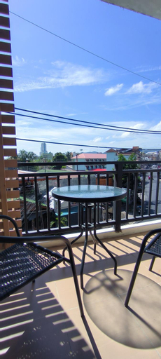 Exterior & Views 24