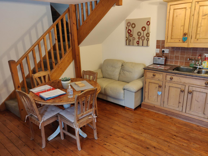 Food & Drinks, Courtyard Cottage - Great Paxton, Cambridgeshire