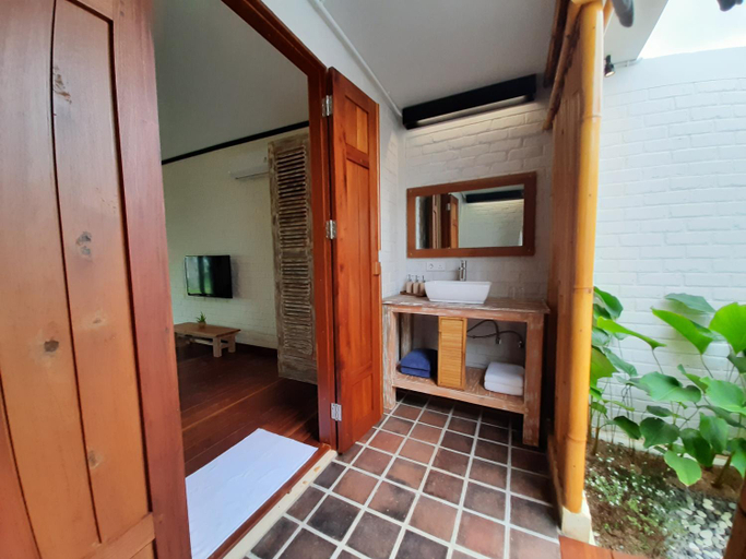 Bathroom 5, The Kelong Trikora Resort, Bintan Regency