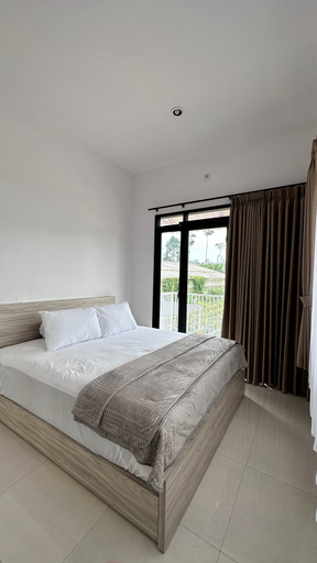 Bedroom 2, D'toegoe  Villa, Bandung