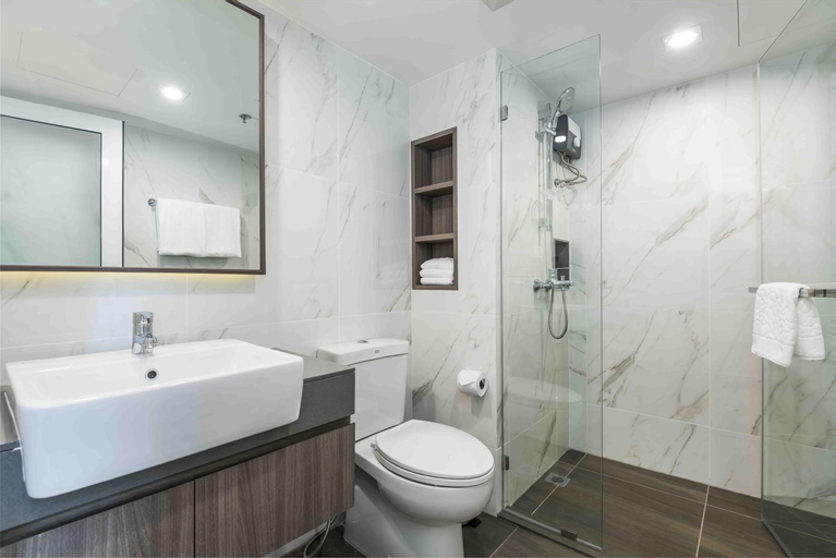 Bathroom 14