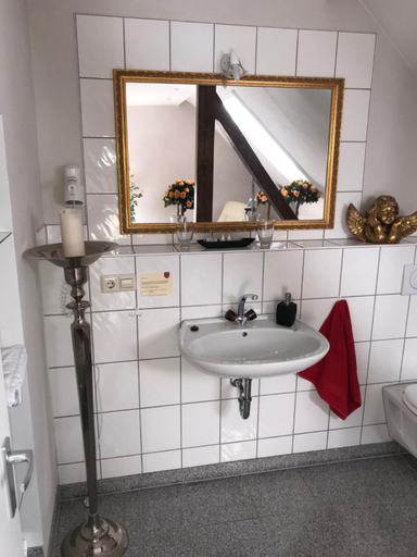 Bathroom 4, Waldhotel Auerhahn "Hochkopfhaus", Lörrach