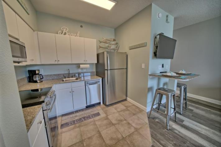 Others 4, Deluxe Beachfront Studio, Shores of Panama, Oceanviews and Updated, Bay