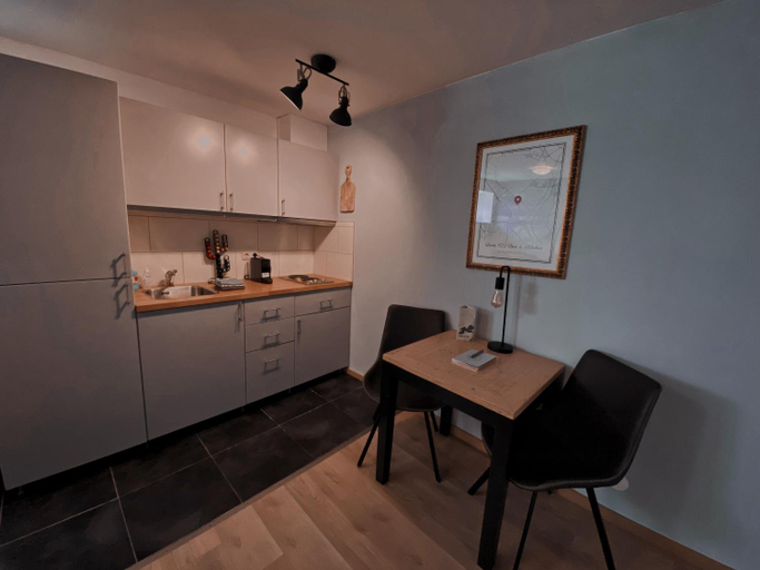 Others 2, Loods 123 bed & kitchen, Landgraaf