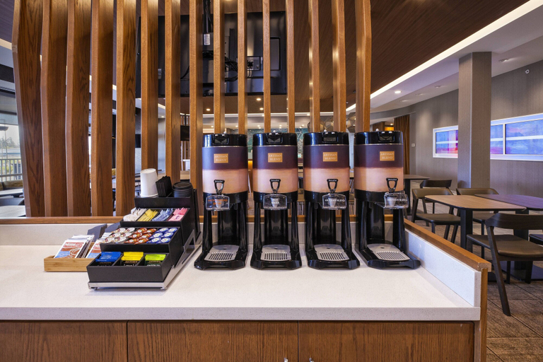 Food & Drinks 5, SpringHill Suites by Marriott St. Joseph Benton Harbor, Berrien