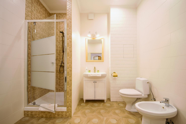 Bathroom 3, Central Dayflat Apartments, Shevchenkivs'kyi