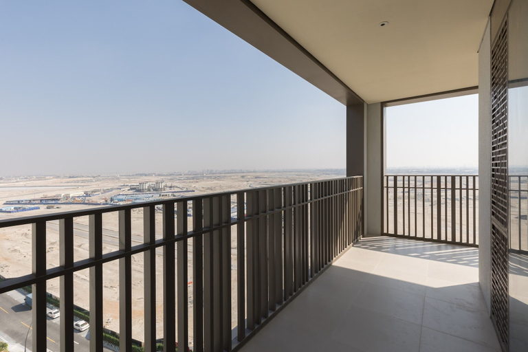 Room 5, Creek Beach Roomy 3BR with terrace, Dubai