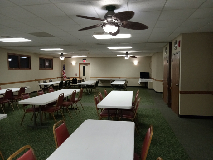 Food & Drinks, Paradise Shores Hotel, Chippewa