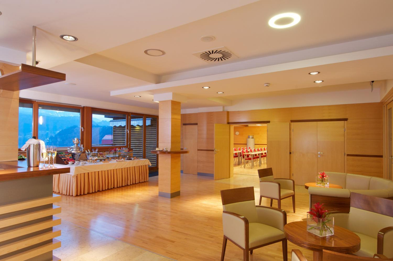 Public Area 4, Hotel Lovec, Bled