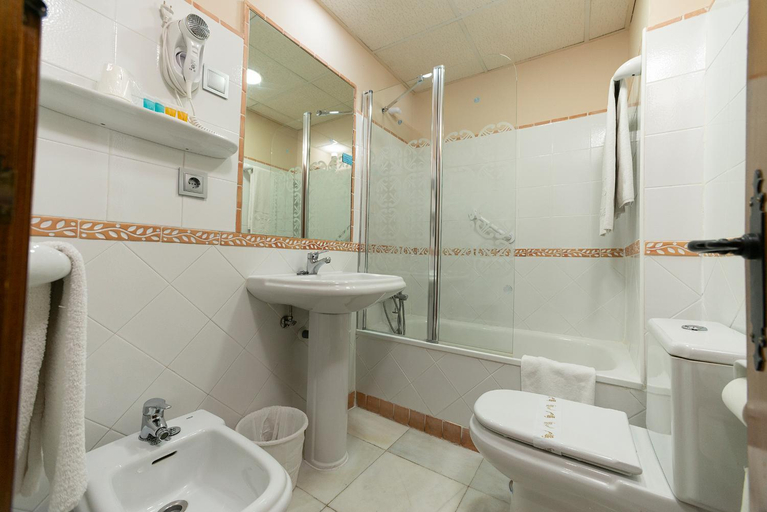 Bathroom 5, Mezquita , Córdoba