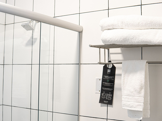 Bathroom 4, Rua Hoteles - Piura, Piura