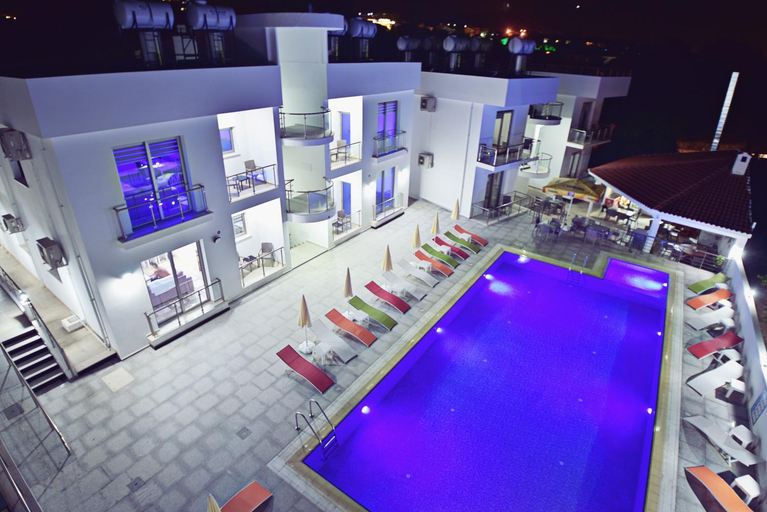 View 2, Metin Houses