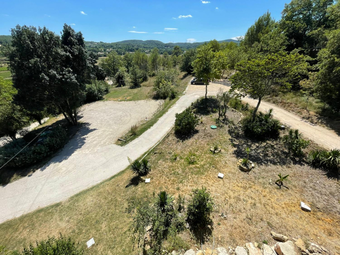 Others 5, Les Yourtes de Provence, Gard