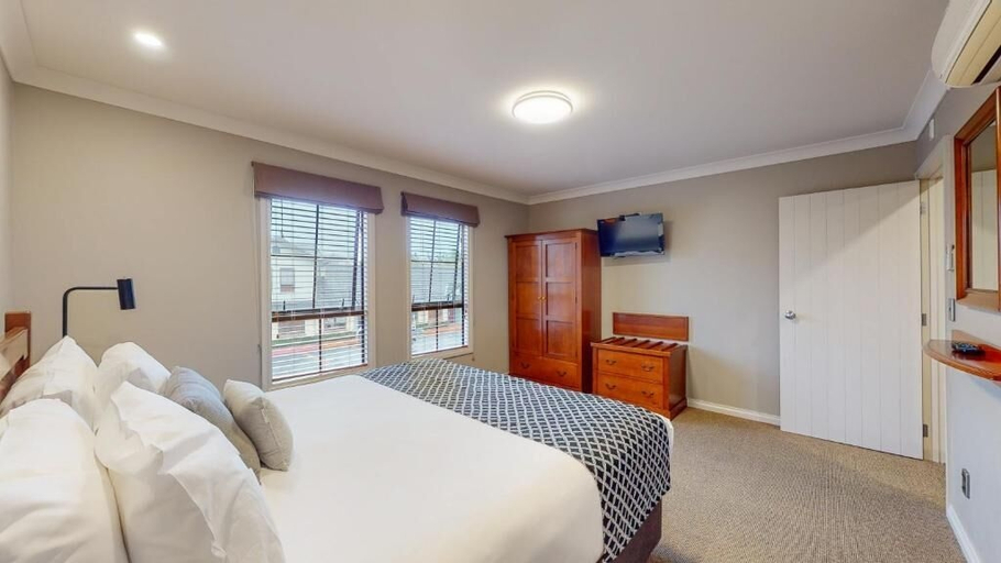 Bedroom 2, Quantum Lodge Motor Inn, Hamilton