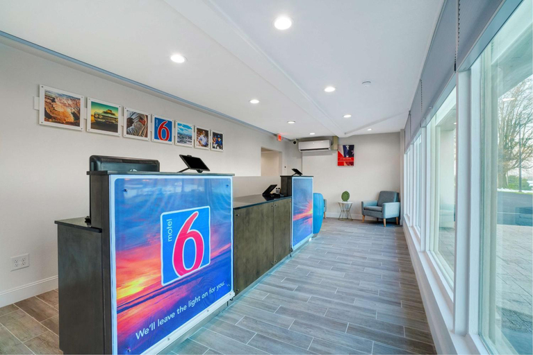 Public Area 2, Motel 6 Bellville, OH - Mid-Ohio, Richland