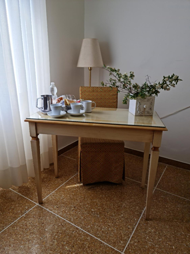 Others 2, Residence Ancona, Ancona