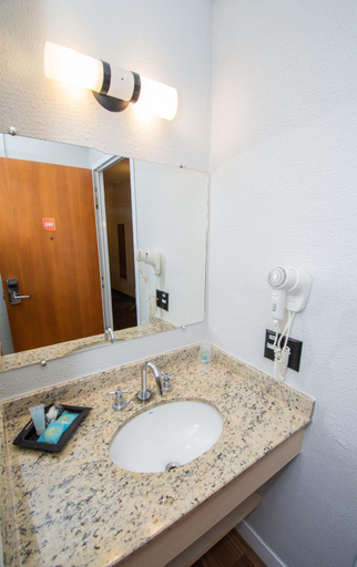 Bathroom 4, H+ Hotel, Dourados