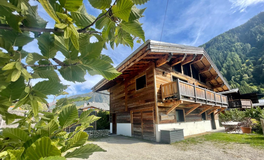 Others 5, Chalet le petit Nicolas, jacuzzi, vue Mont Blanc, Haute-Savoie