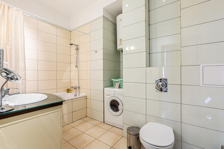 Bathroom 4, Senator City Center, Shevchenkivs'kyi