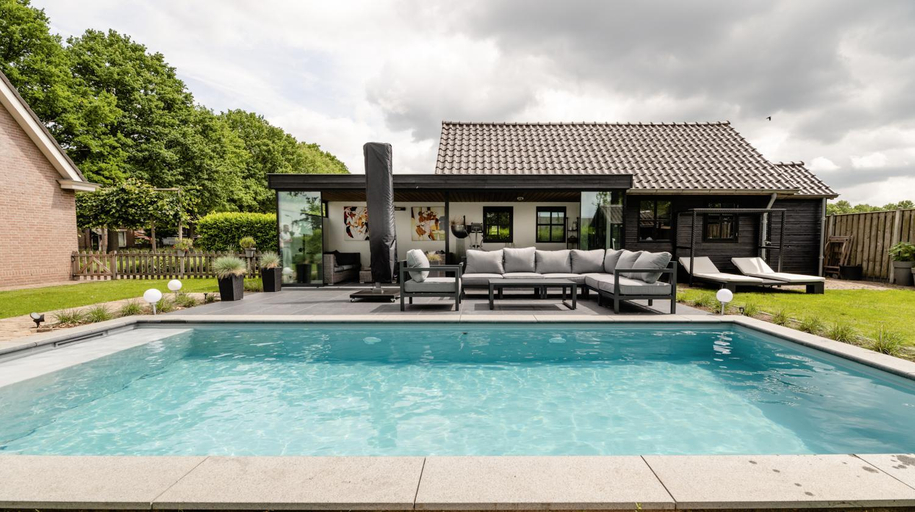 Others 4, Brabants Genieten, Loon op Zand