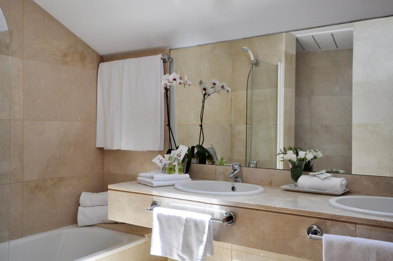 Bathroom 3, Suite Prado, Madrid