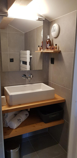 Bathroom 2, AUBERGE DES GLIERES Plateau des Glieres, Haute-Savoie