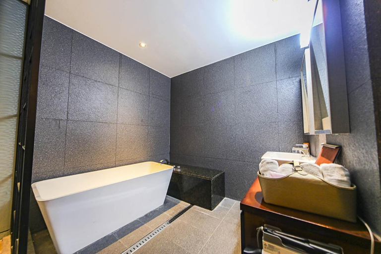 Bedroom 3, Myeongjak Hotel, Chuncheon