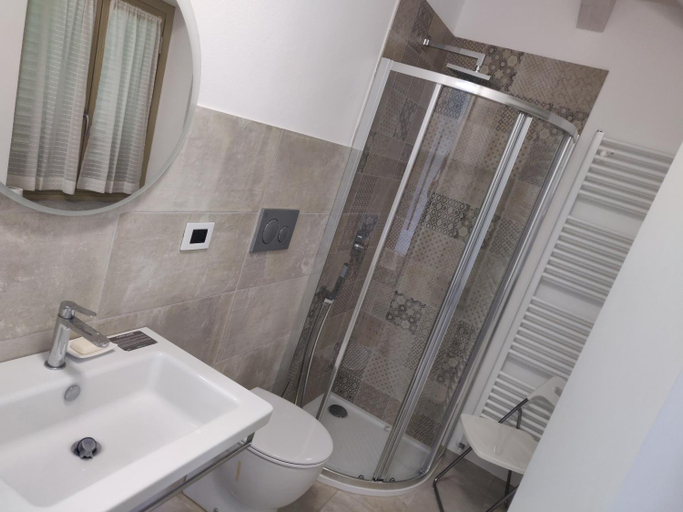 Bathroom 2, Residence Saint-Vincent, Aosta