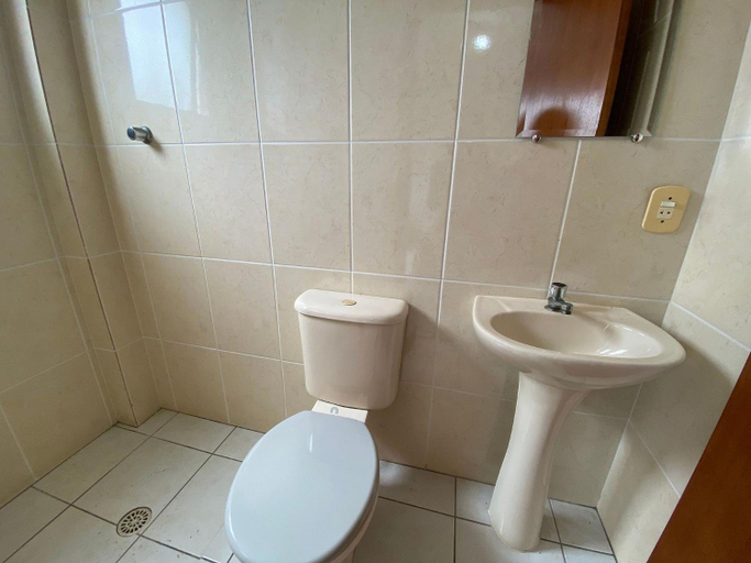 Bathroom 4, Residencial Joao Orisaka, Praia Grande
