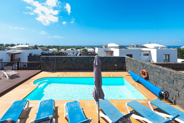 Sport & Beauty 2, CASA LAURA VISTA LOBOS - spacious Villa with heatable pool and sea views, Las Palmas