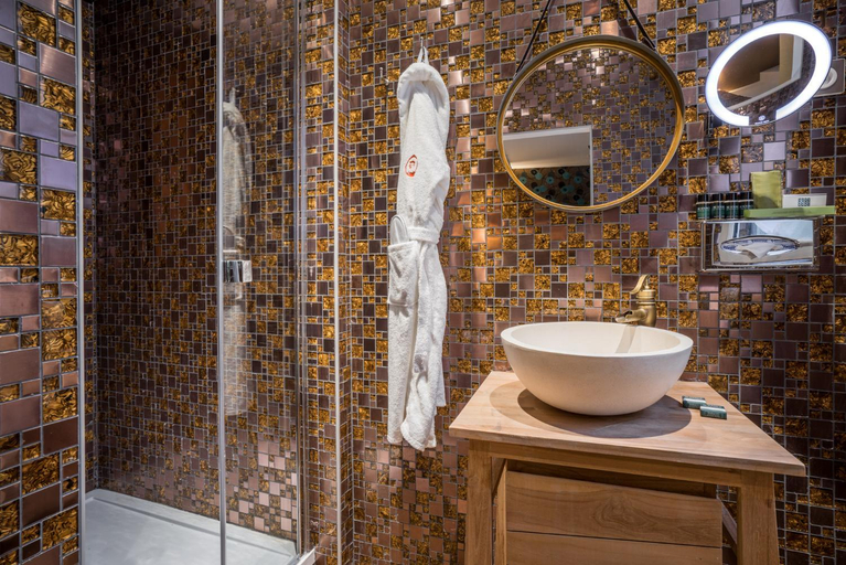 Bathroom 4, Le Temple De Jeanne, Paris