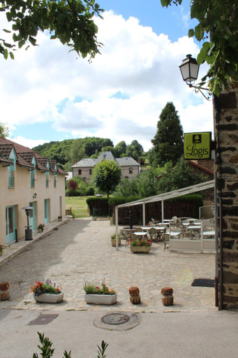 Others 5, Logis Hotel Auberge de l'Allagnonette, Cantal