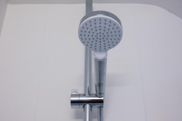 Bathroom 3, cruwzo I Apartments am Uniklinikum, Essen