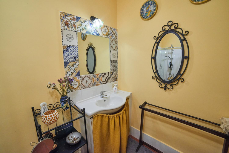 Bathroom 2, Alloggio Turistico Centro Storico Malatesta, Viterbo