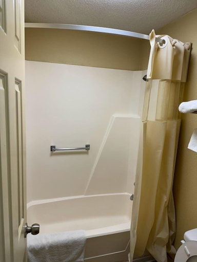 Bathroom 5, Somatel Goodlettsville, Davidson