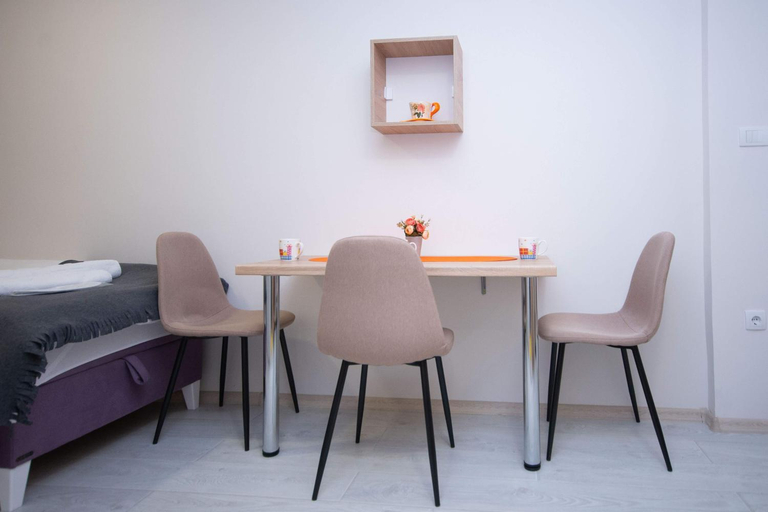 Facilities 3, Cvetni trg, Belgrade