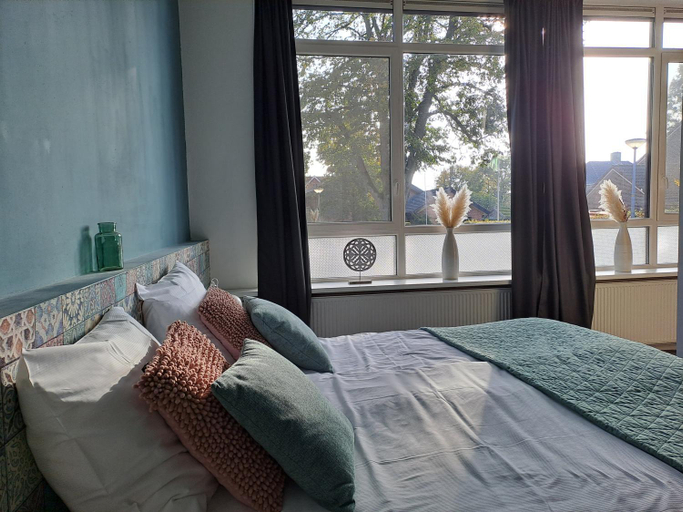 Others 5, B&B de Wilhelminaschool, Aalten