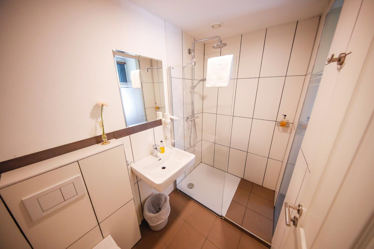 Bathroom 4, Hotel Lehenerhof, Salzburg