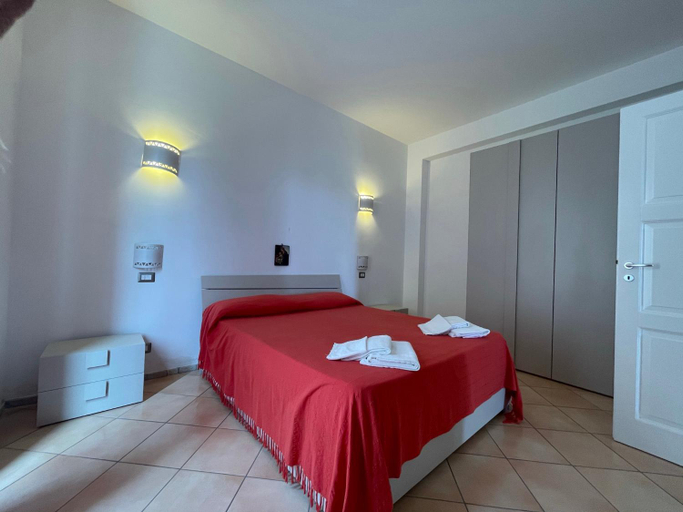 Others 5, Suite De Pasquale Lipari, Messina