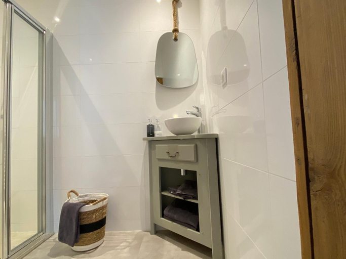 Bathroom 2, Chateau de Chatenay - Macon, Saône-et-Loire