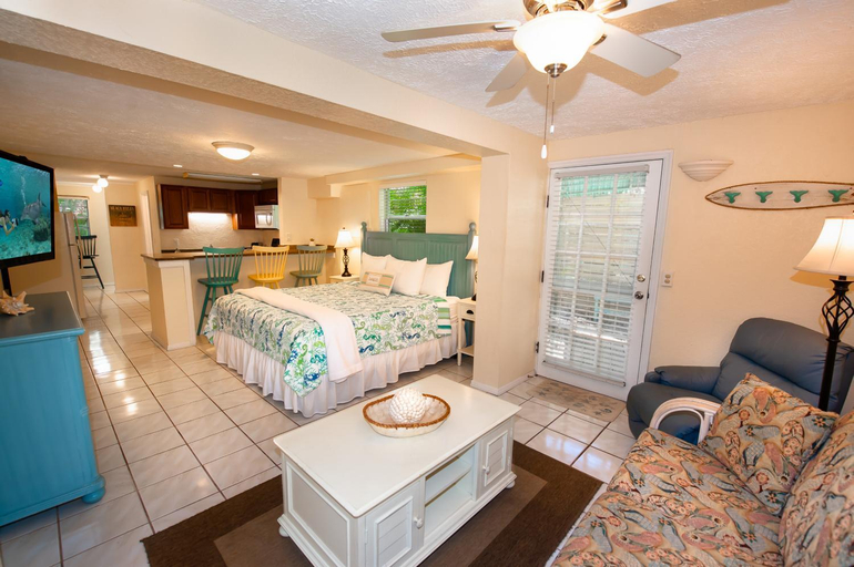 Bedroom 2, Cedar Cove Resort & Cottages, Manatee