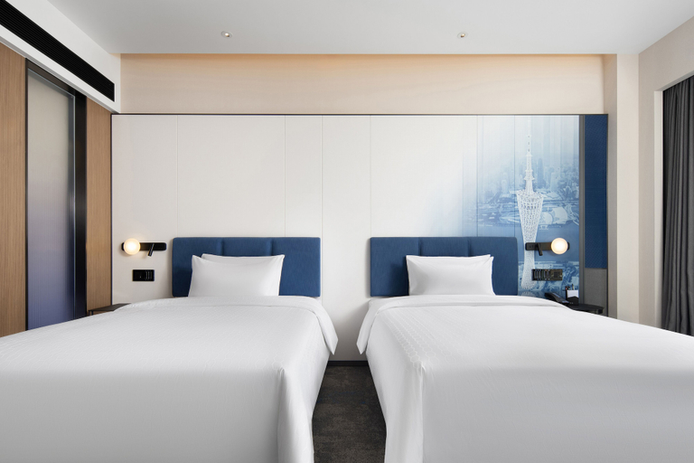 Bedroom 2, Hampton by Hilton Renhe Baiyun Airport, Guangzhou