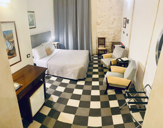 Bedroom 4, Lakkios, Syracuse