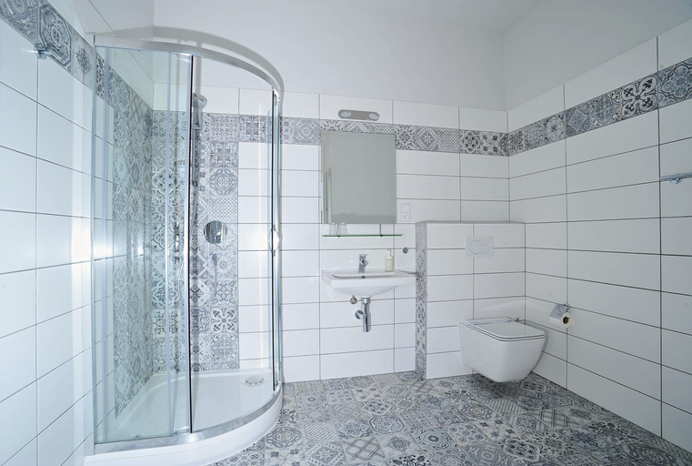 Others 5, Pension-Kralovske Lazne, Nymburk