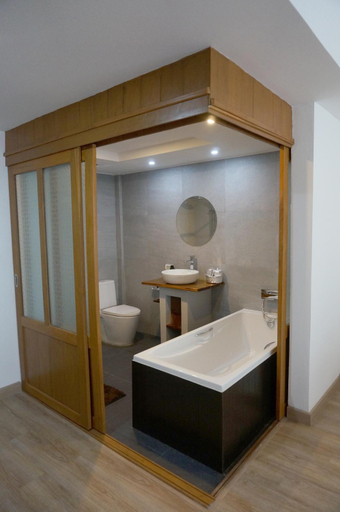 Bathroom 4, SugarCane Chiang Mai., Muang Chiang Mai