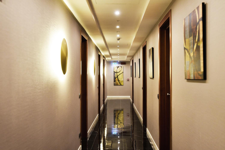 Public Area 3, Magri's Hotel, Napoli
