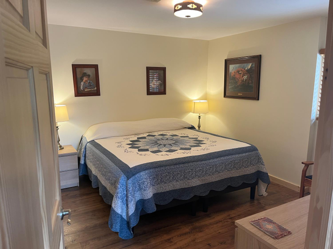 Bedroom 2, Creekside Downtown Vacation Suites, Only Adults 25 or older, Johnson