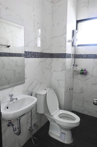 Bathroom 4, Variety winner hostel, Hat Yai
