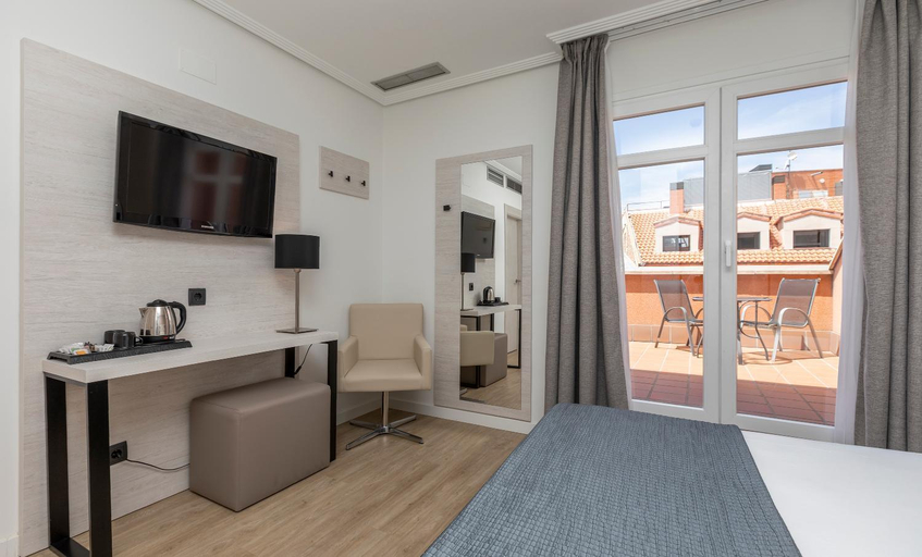 Bedroom 3, Ganivet, Madrid